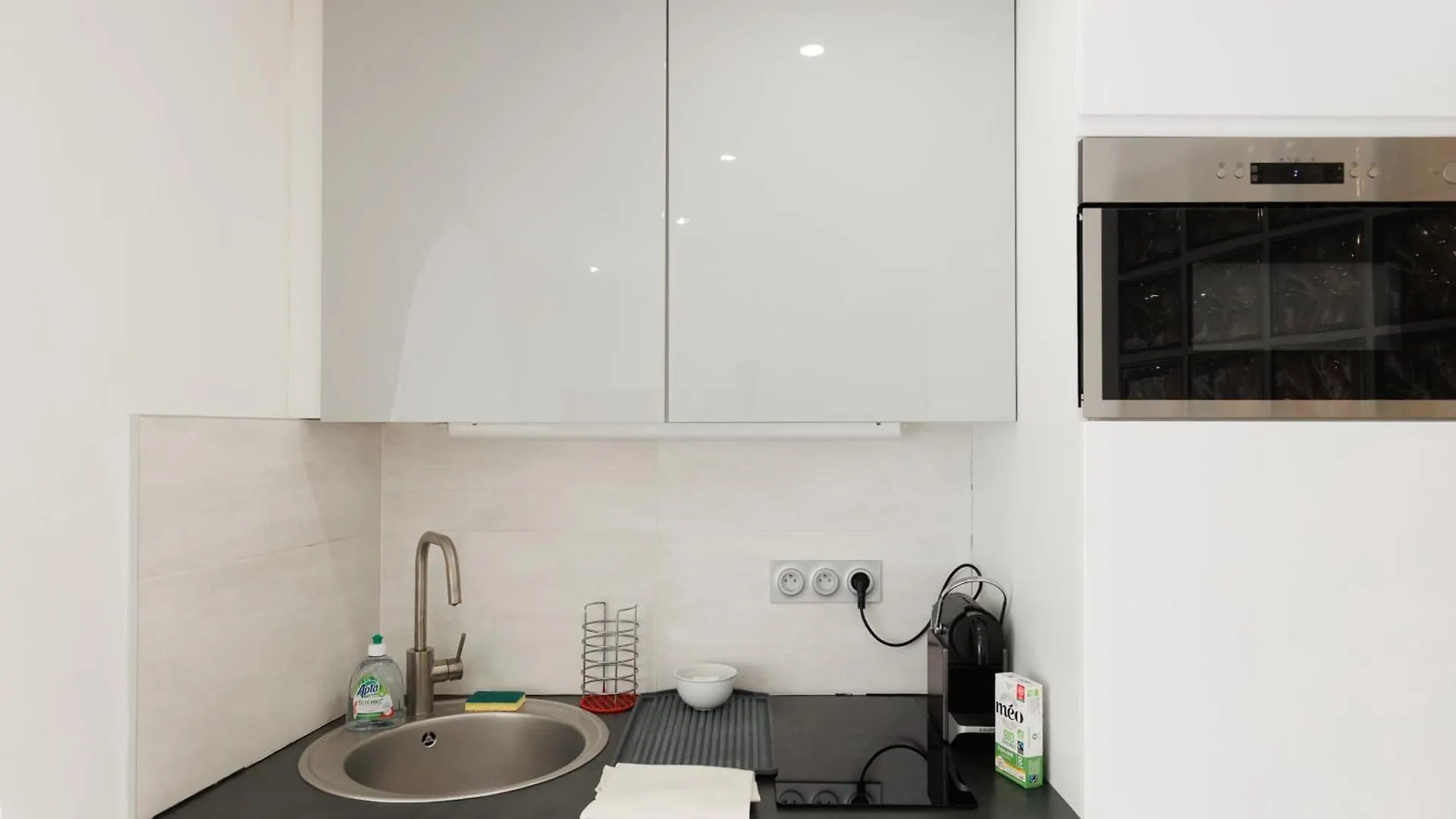 Immogroom - Charmant Logement A 2 Pas Du Port Cannes 0*,